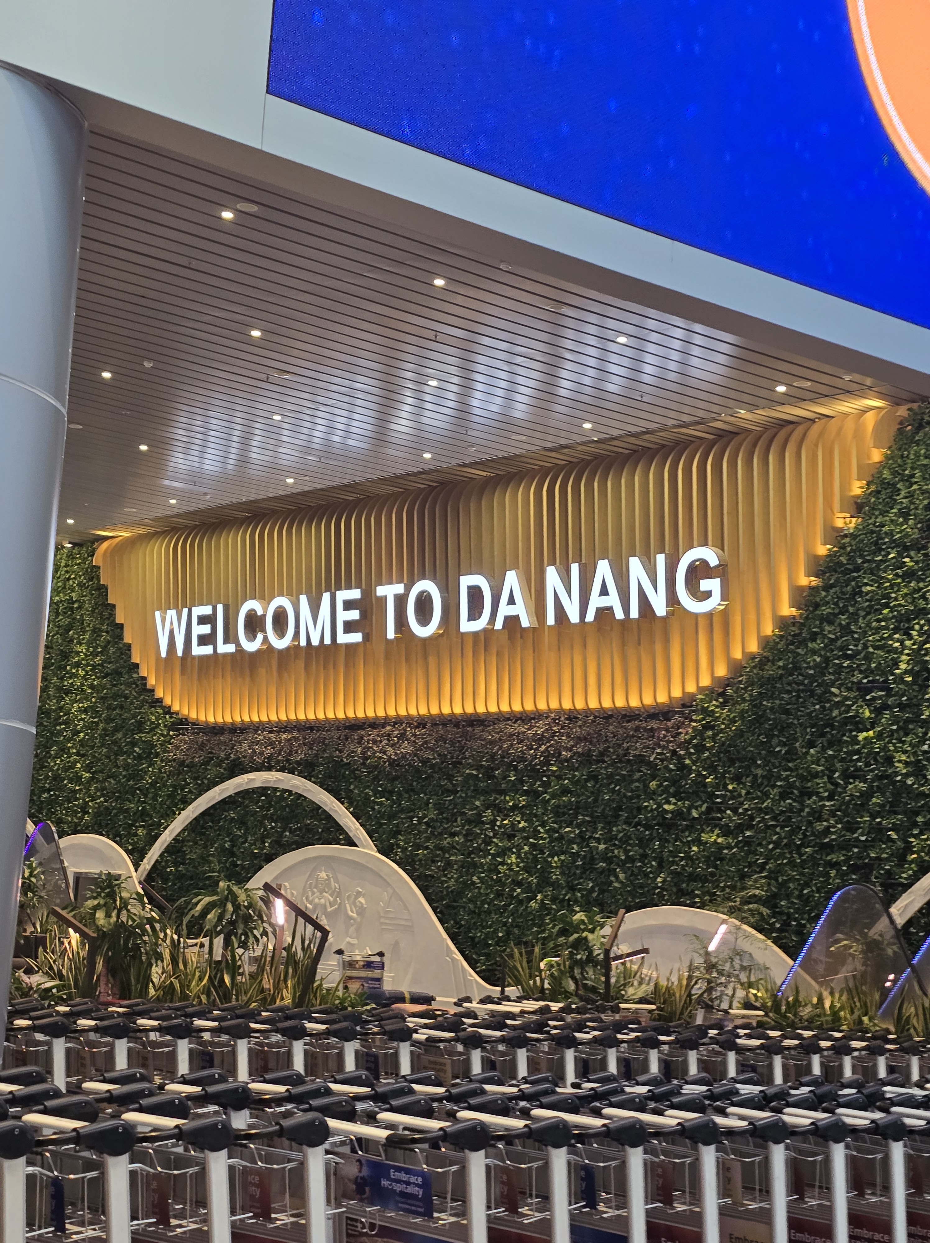 ✈️ 베트남 다낭 여행 1(대한항공, VIP패스트트랙, KIM GIA 환전, 한시장, 냐고, 콩카페, 더힐스파, 뉴오리엔트호텔) 🇻🇳